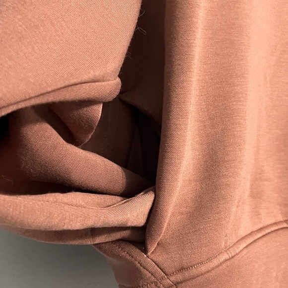 Old Navy Bounce Fleece Brown Quarter-Zip Sweatshirt - Picture 2 of 3